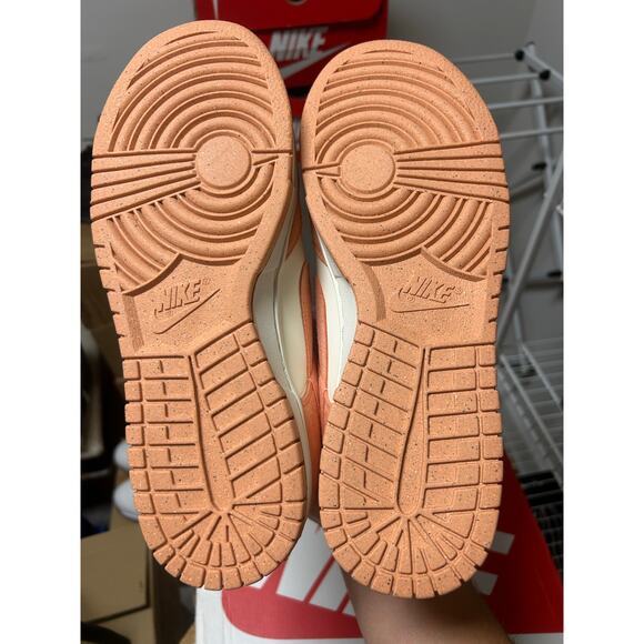 Nike Dunk Low ‘Peach Suede’ Women’s 10.5 brand new in box - Picture 5 of 8